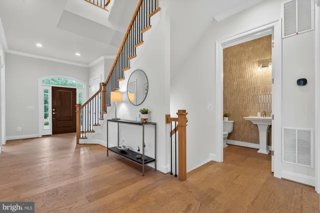 $2,299,900 | 505 Hillcrest Drive Southwest, Vienna, VA 22180