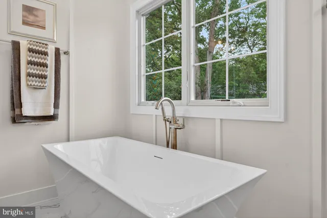 $2,299,900 | 505 Hillcrest Drive Southwest, Vienna, VA 22180