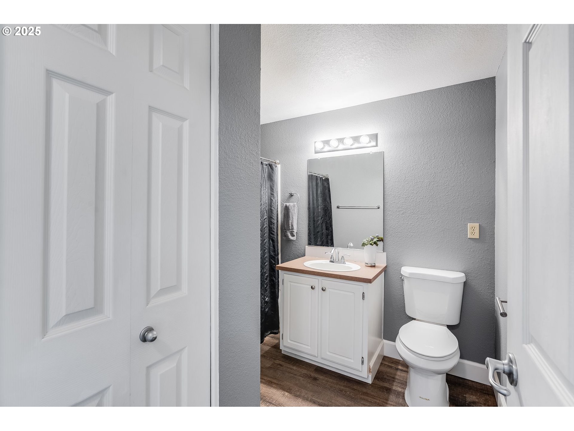 17548 Northwest Springville Road, Unit F8 Portland, OR 97229 - Photo 25 of 31