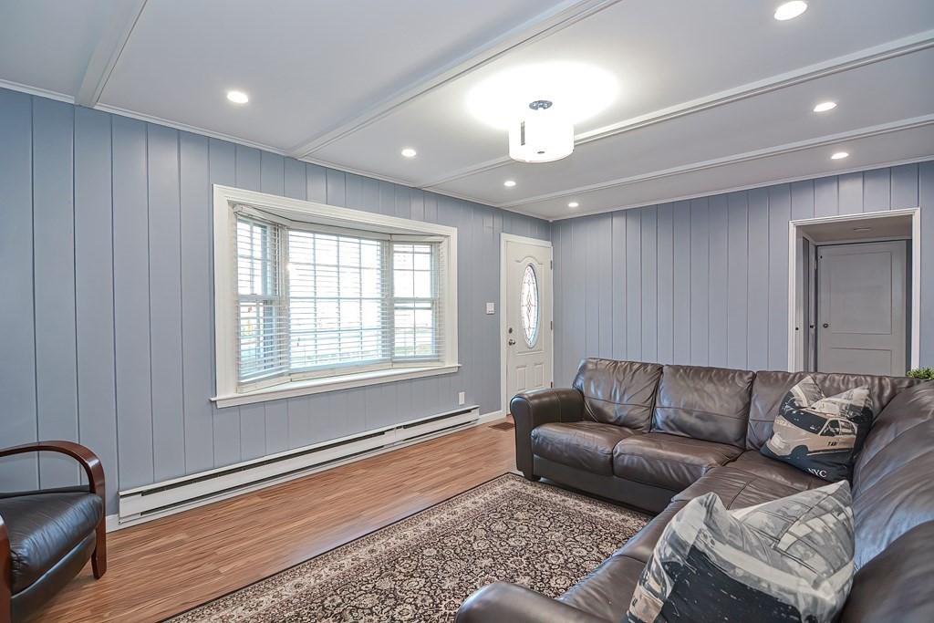 16 Shepherd Road Westborough, MA 01581 - Photo 3 of 21 Gallery Image 3