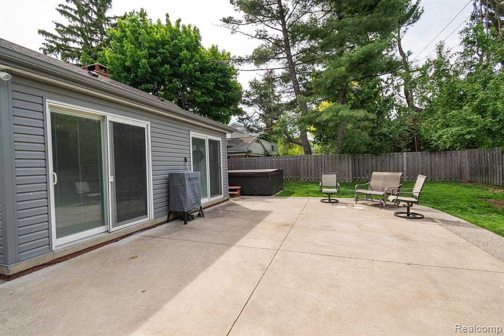 580 Cook Road Grosse Pointe Woods, MI 48236 - Photo 41 of 48