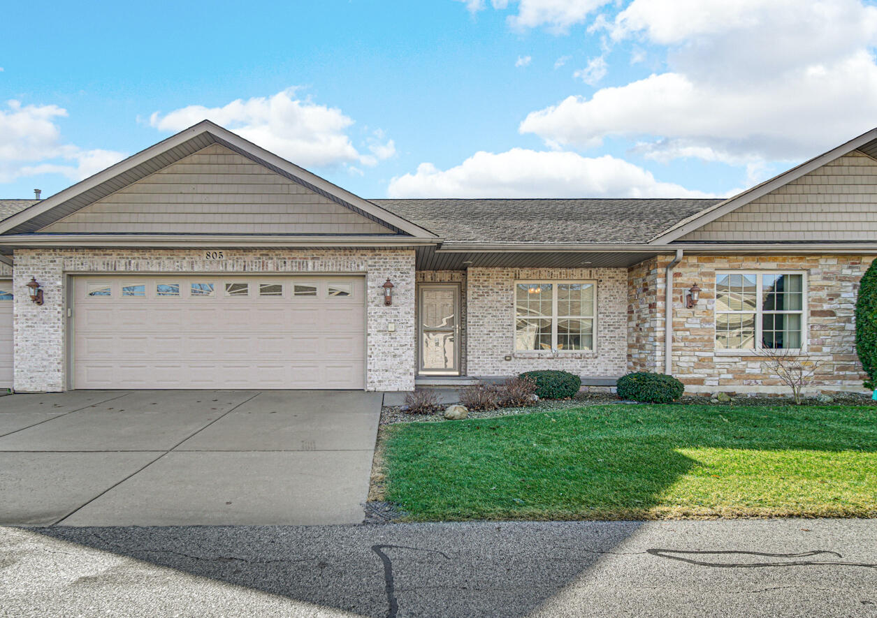 805 Veterans Lane Crown Point, IN 46307 - Photo 1 of 34 front view of house with a yard