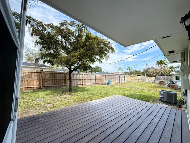 $2,050 | 3559 Burma Court, Unit 2, Palm Beach Gardens, FL 33403