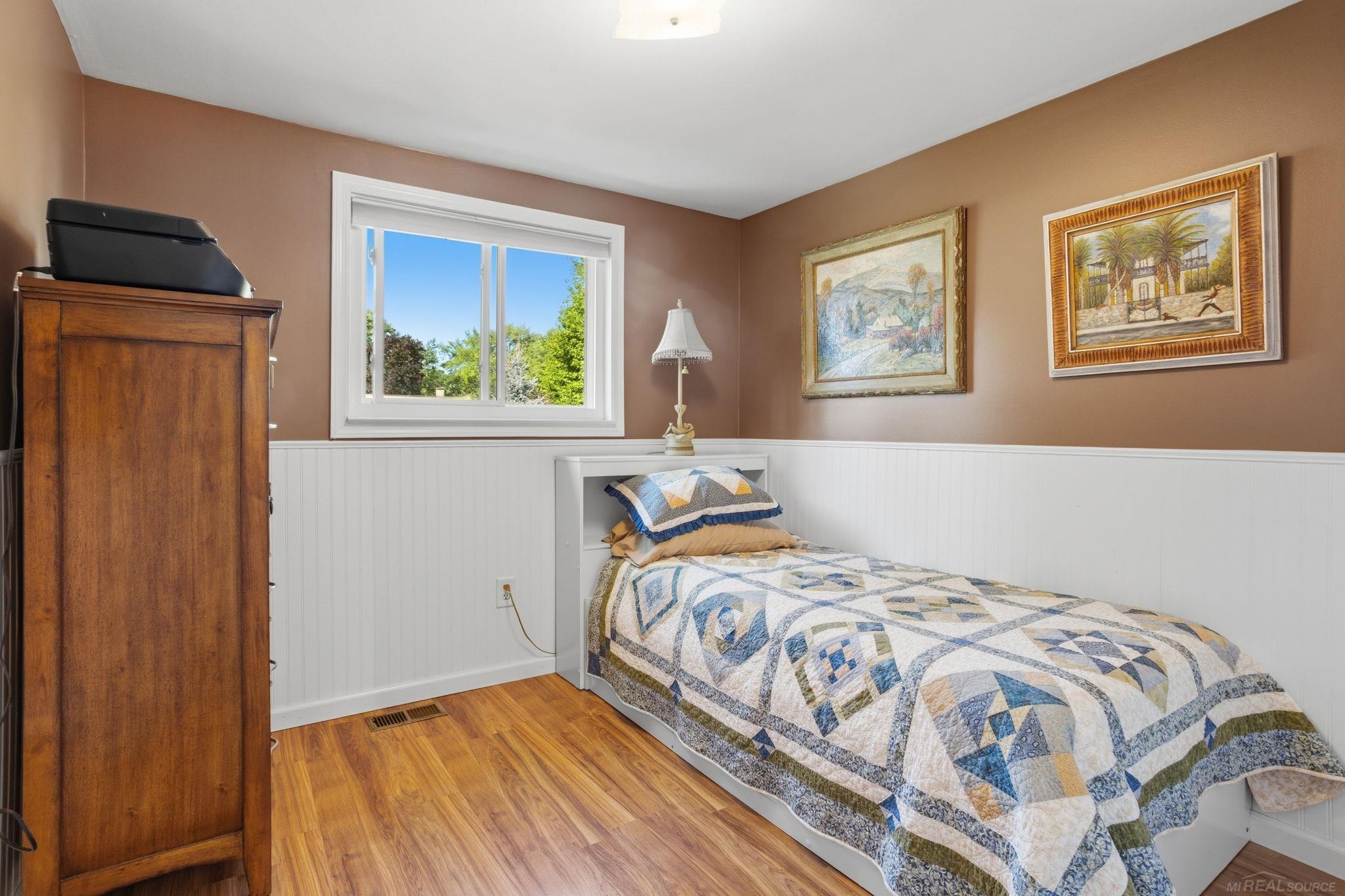 34710 Devonshire Road New Baltimore, MI 48047 - Photo 16 of 30 50217636-ed343a70-c2bf-4b5a-8af4-d68f3b7946ec.JPG