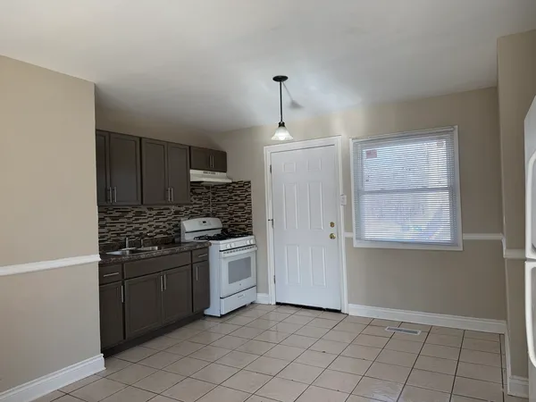 $1,650 | 537 Andover Street, Chicago Heights, IL 60411