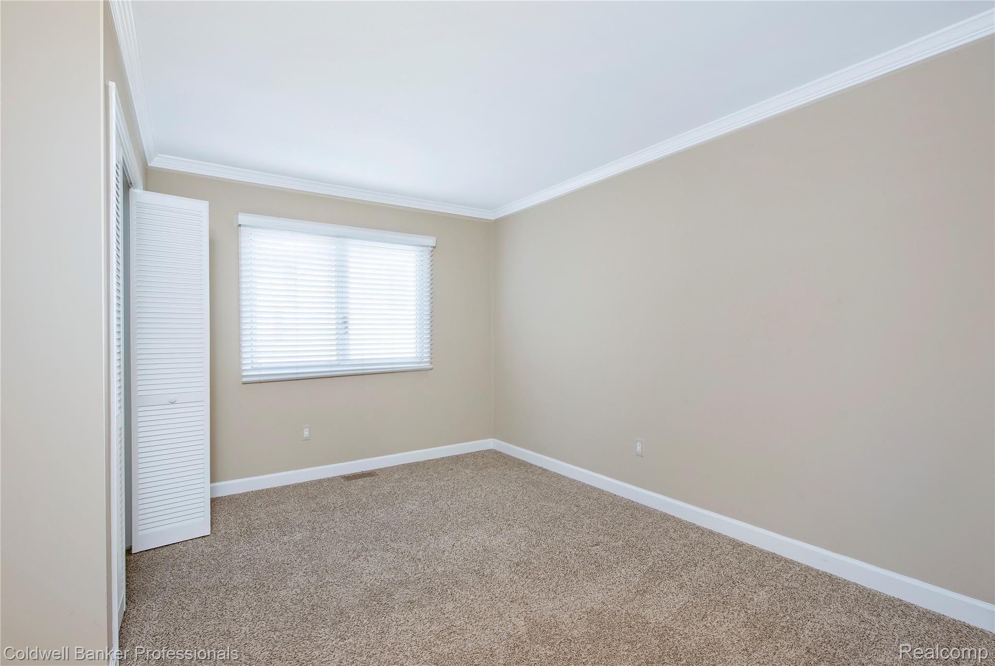 408 Romeo Road Rochester, MI 48307 - Photo 15 of 34 Bedroom 2