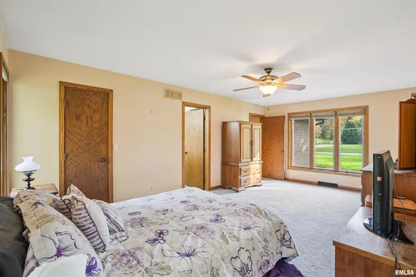 $354,900 | 3800 14th Street, Rock Island, IL 61201
