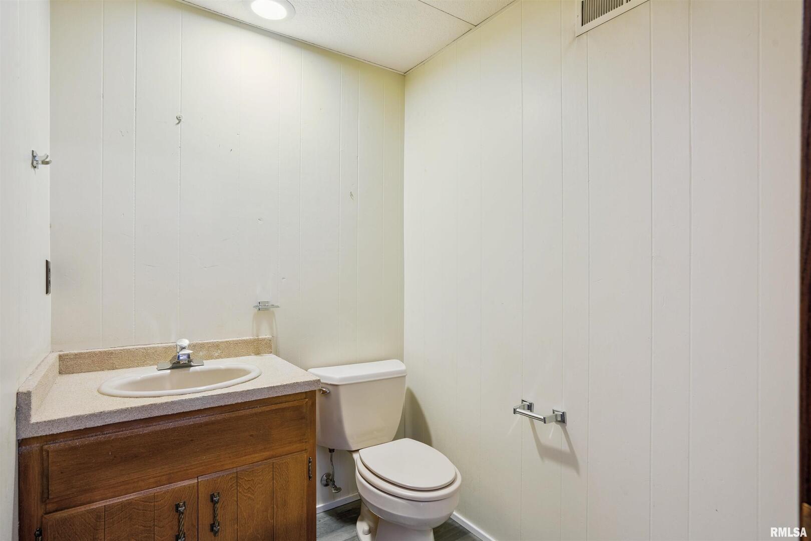 3800 14th Street Rock Island, IL 61201 - Photo 32 of 43