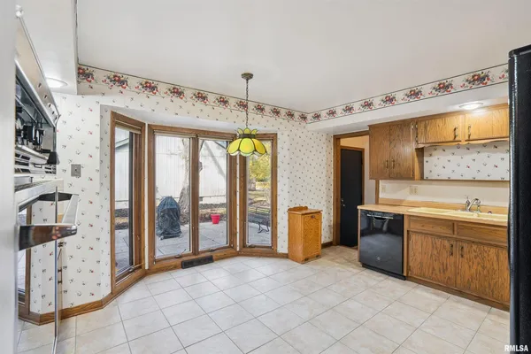 $354,900 | 3800 14th Street, Rock Island, IL 61201