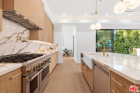 $2,299,000 | 5945 Hesperia Avenue, Encino, CA 91316