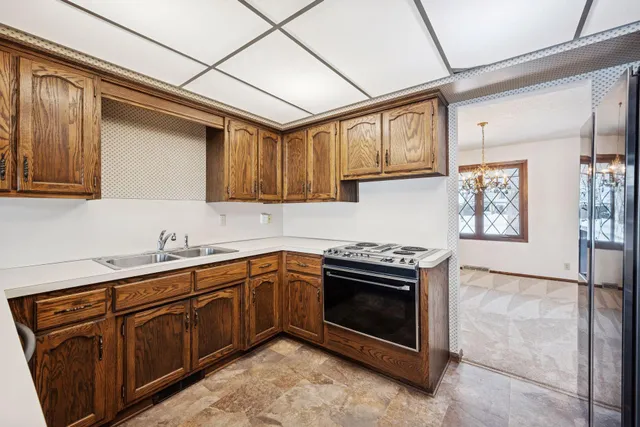 $600,000 | 1267 Nursery Hill Lane, Arden Hills, MN 55126