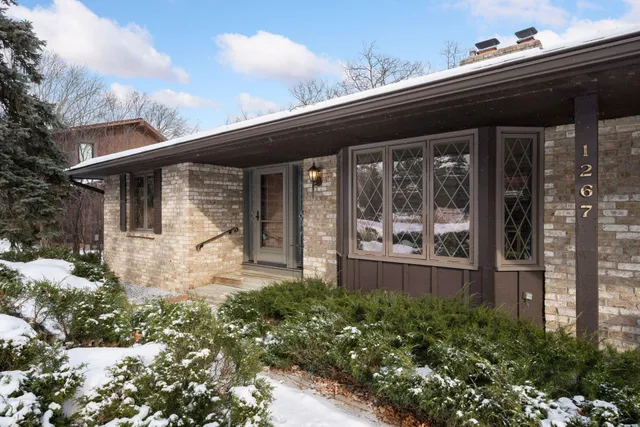 $600,000 | 1267 Nursery Hill Lane, Arden Hills, MN 55126