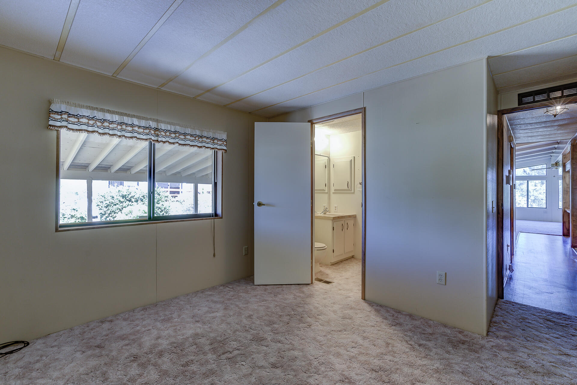 4470 Eagle Nest Road Redding, CA 96003 - Photo 8 of 32 MYS00494_5_6