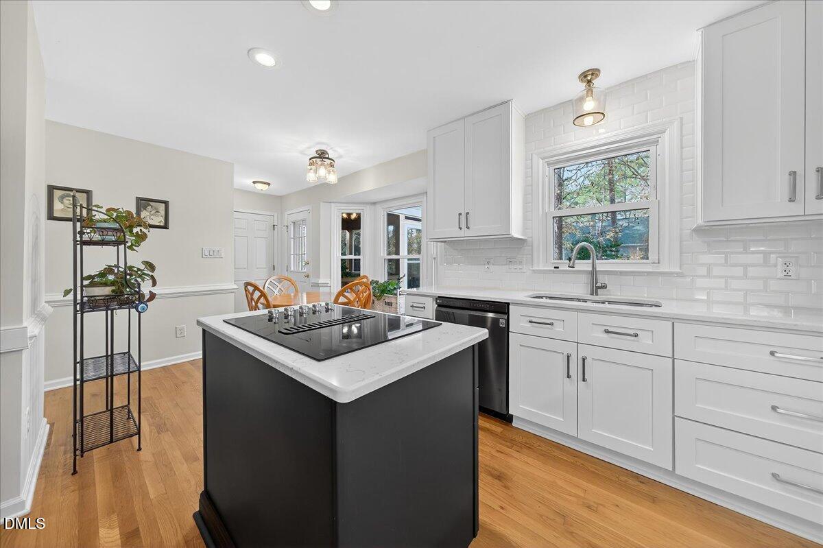 5608 Barham Court Raleigh, NC 27613 - Photo 11 of 37 07-aINT_008
