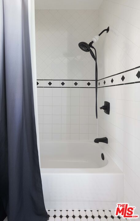 1569 South Orange Grove Avenue Los Angeles, CA 90019 - Photo 24 of 47