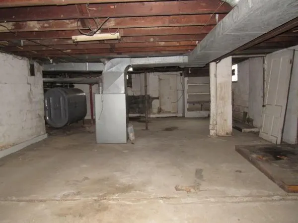 a view of walk in closet