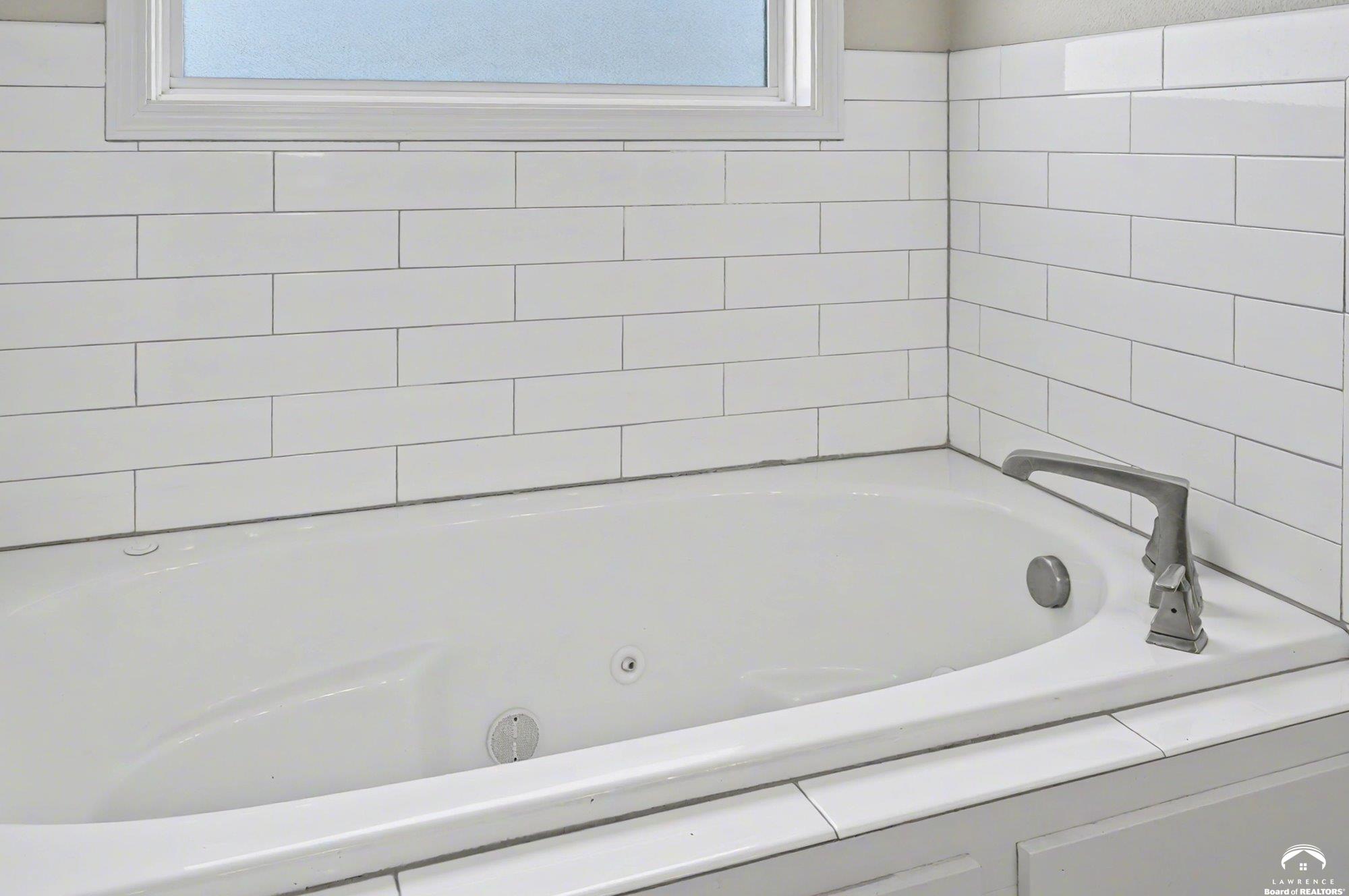 1115 Klein Court Lawrence, KS 66049 - Photo 10 of 24