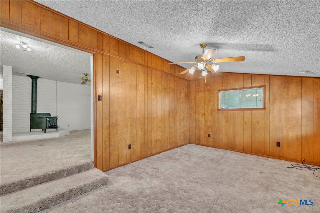 7634 Fox Trail Belton, TX 76513 - Photo 20 of 41 Sunroom/ second living room