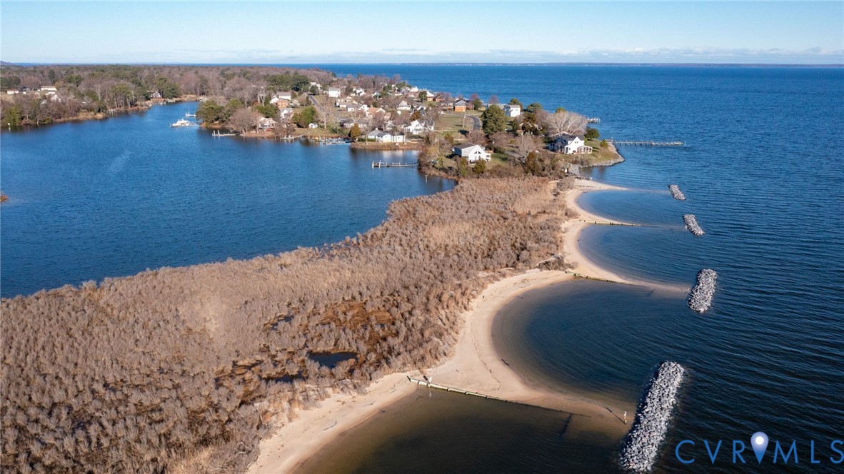 1120 South Glebe Road Montross, VA 22520 - Photo 31 of 31 a view of balcony with furniture