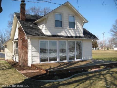 8017 River Road Marine City, MI 48039 - Photo 10 of 11 8017deck
