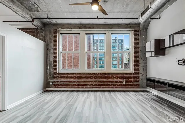 $129,000 | 1511 Locust Street, Unit 304, St. Louis, MO 63103