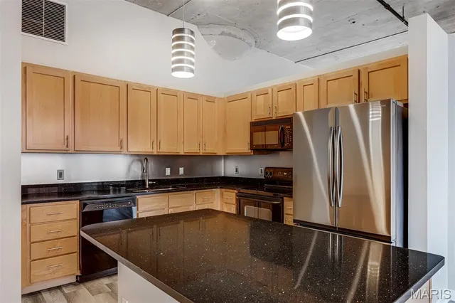 $129,000 | 1511 Locust Street, Unit 304, St. Louis, MO 63103