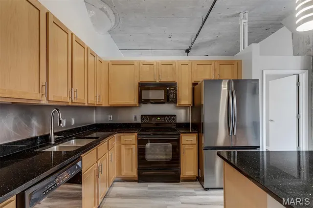 $129,000 | 1511 Locust Street, Unit 304, St. Louis, MO 63103