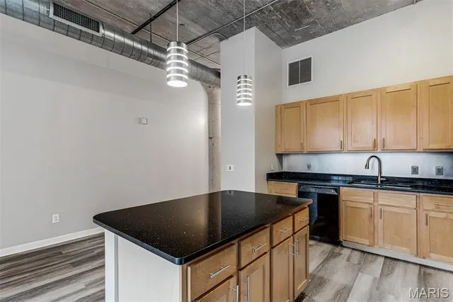 $129,000 | 1511 Locust Street, Unit 304, St. Louis, MO 63103