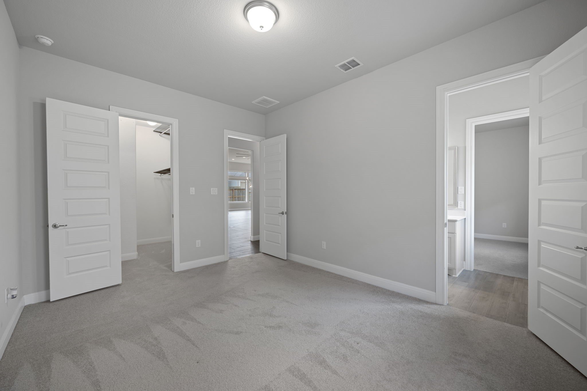 165 Eclipse Drive Austin, TX 78737 - Photo 29 of 38 an empty room with closet area