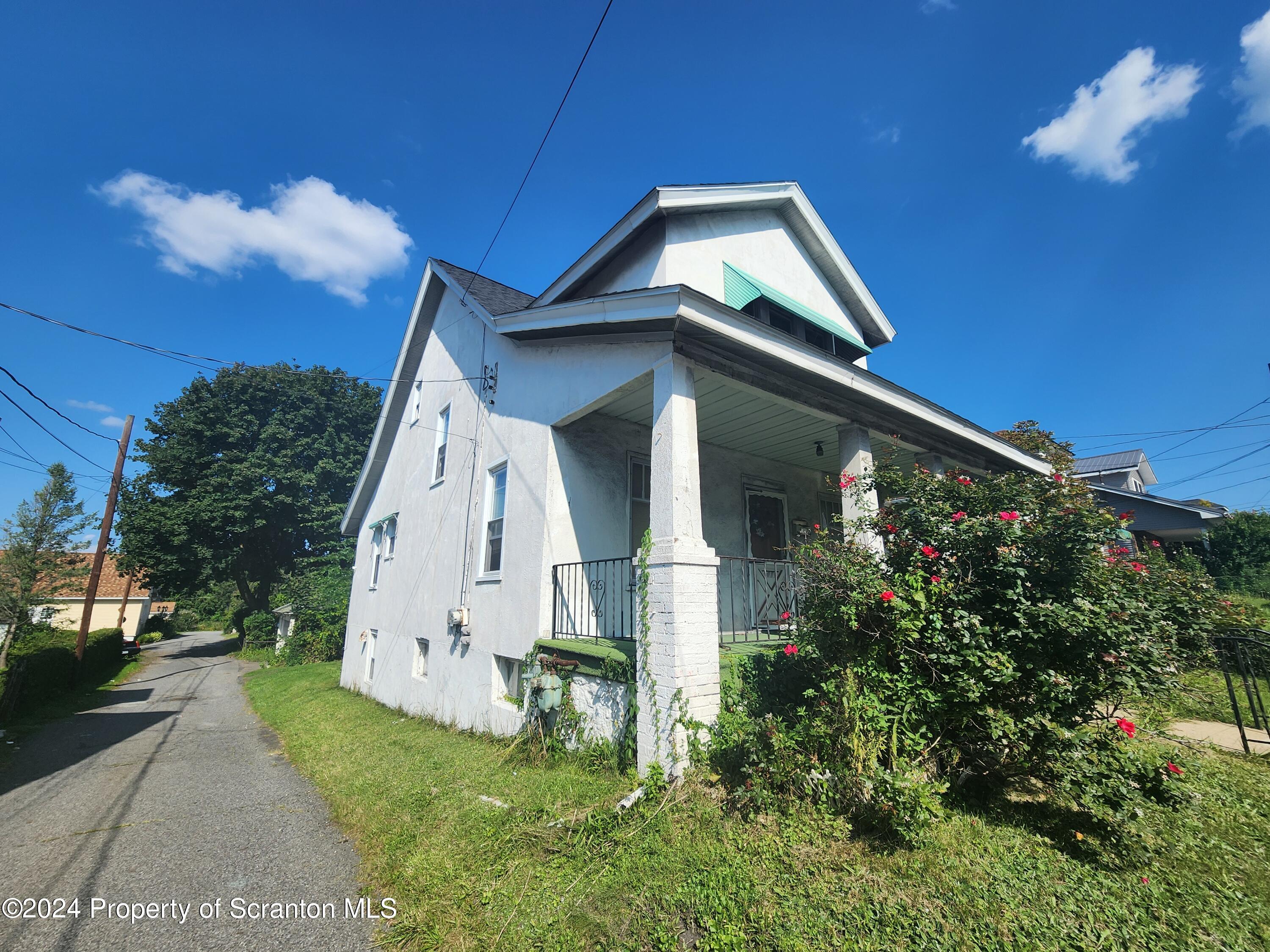 941 Moosic Street Scranton, PA 18505 - Photo 2 of 7 Gallery Image 2