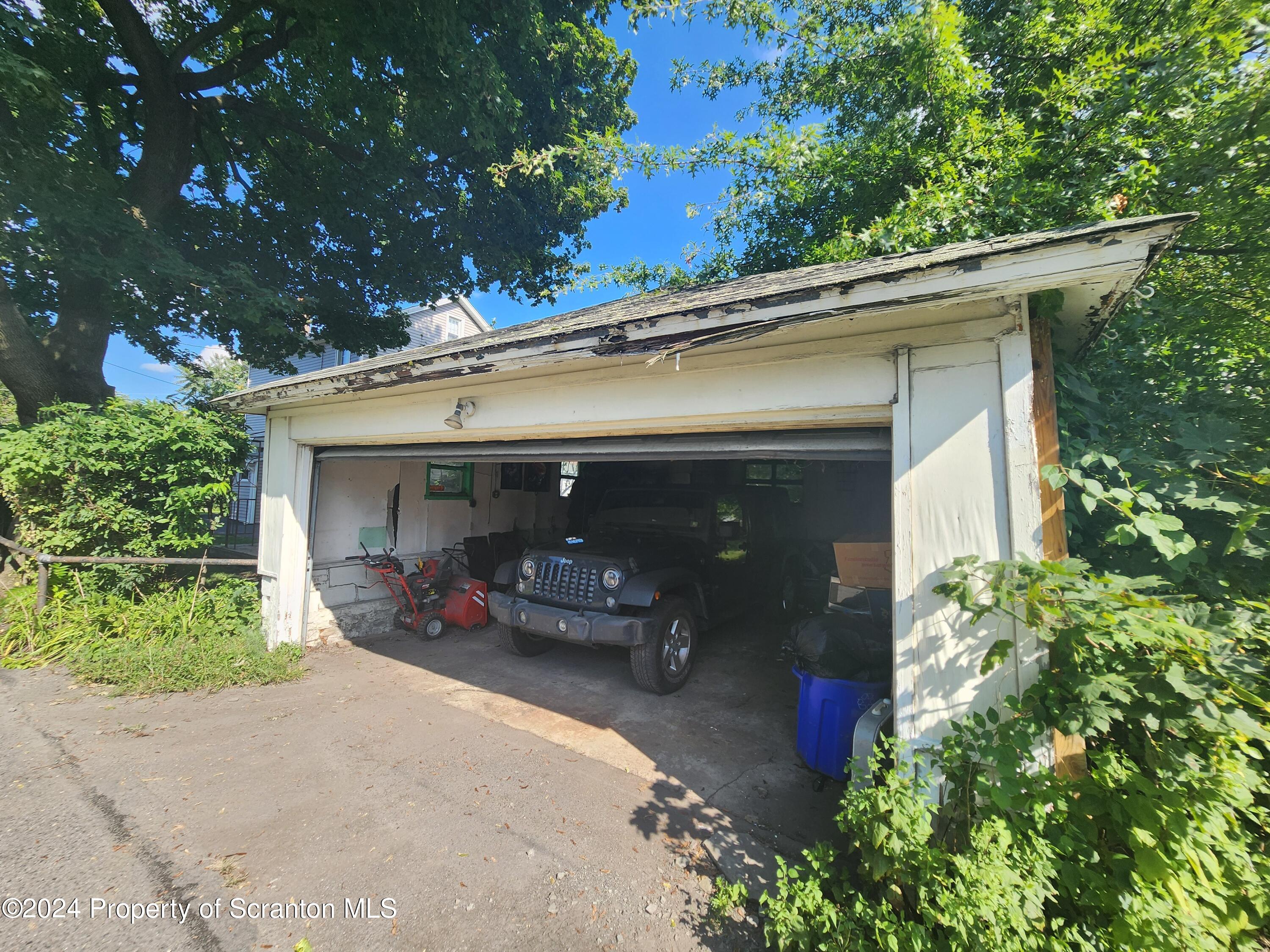 941 Moosic Street Scranton, PA 18505 - Photo 5 of 7 Gallery Image 5