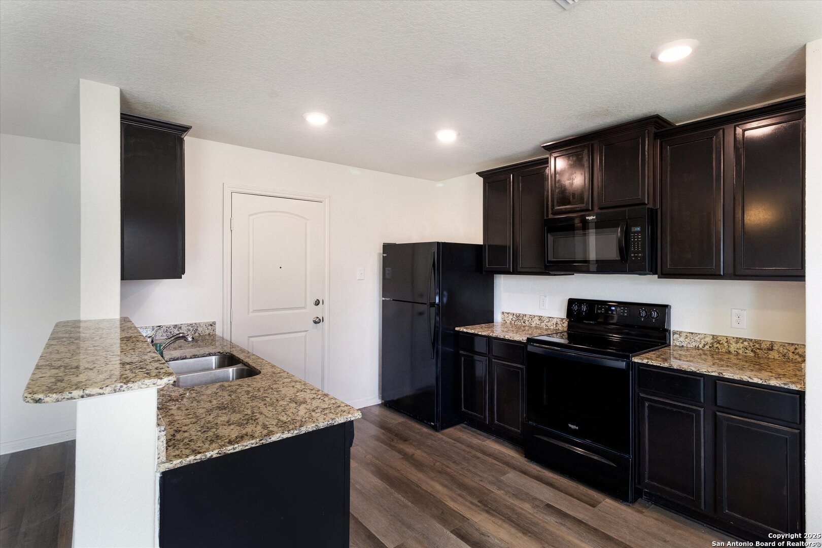 15214 Walcott Ridge Von Ormy, TX 78073 - Photo 9 of 21