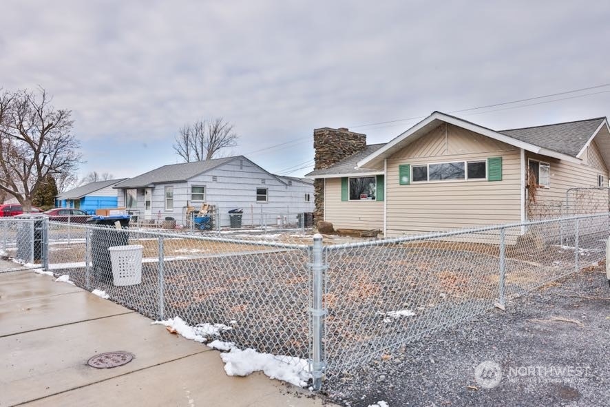 312 West Ridge Road Moses Lake, WA 98837 - Photo 2 of 25 Gallery Image 2