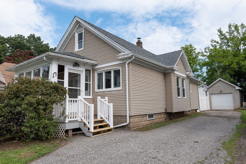 17 Bushwick Place Springfield, MA 01109 - Photo 5 of 31 Gallery Image 5