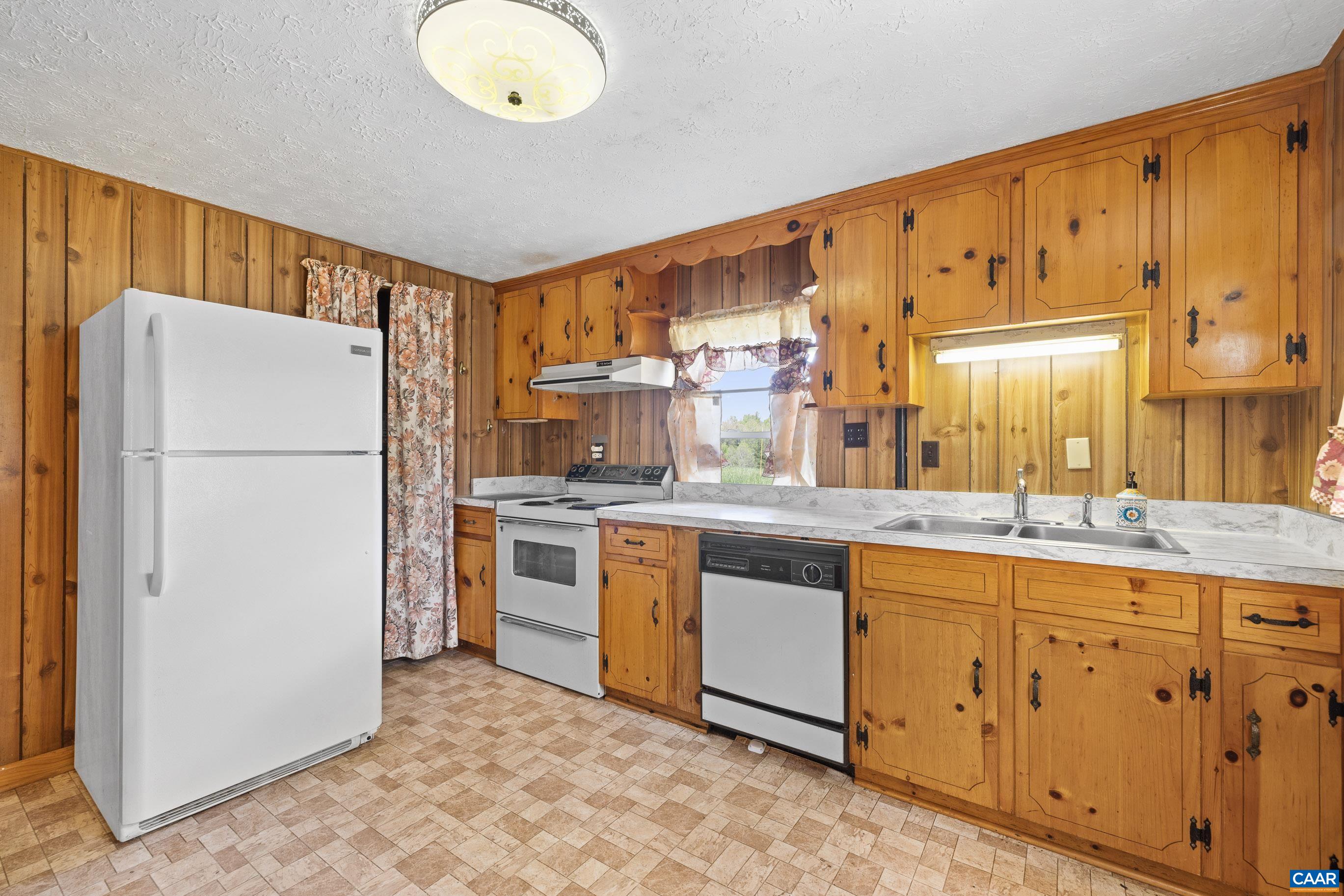 653 Celt Road Stanardsville, VA 22973 - Photo 39 of 60 2nd kitchen