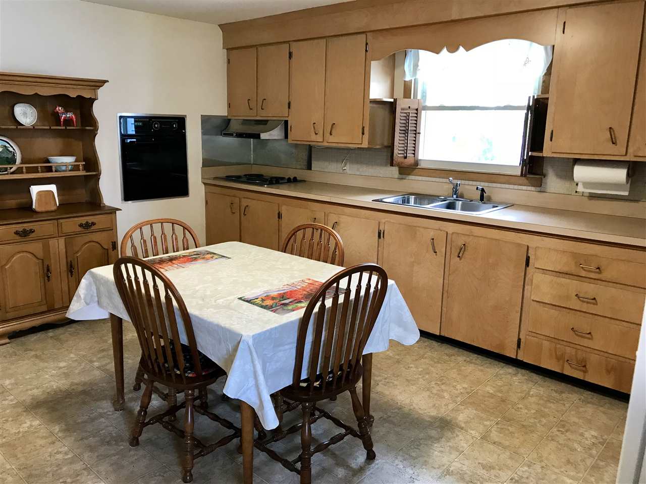 166 Manning Street Manchester, NH 03103 - Photo 8 of 38