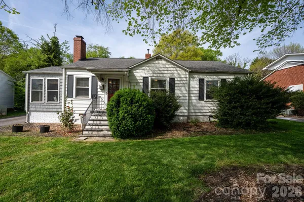 $269,900 | 1339 11th Street Northwest, Hickory, NC 28601