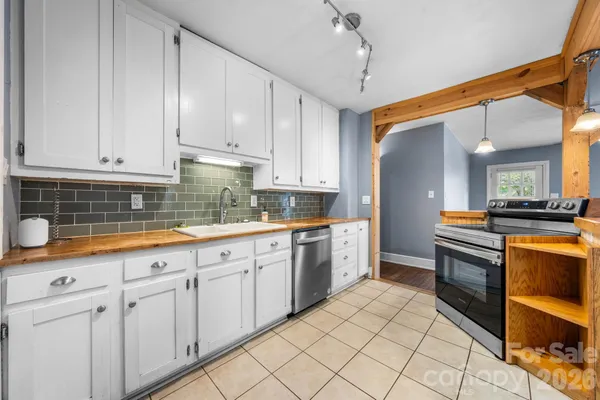 $269,900 | 1339 11th Street Northwest, Hickory, NC 28601