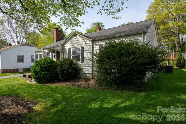 $269,900 | 1339 11th Street Northwest, Hickory, NC 28601