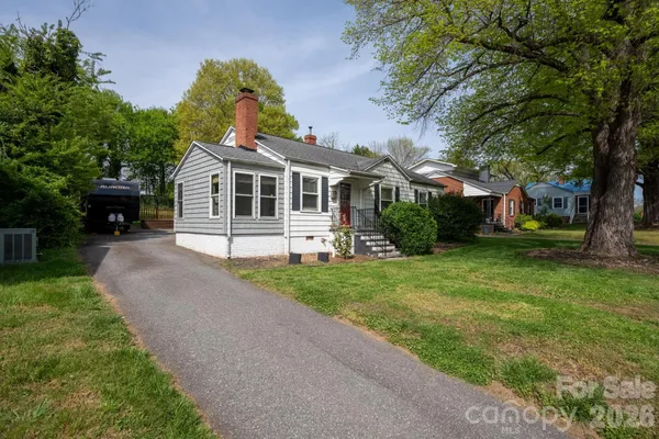$269,900 | 1339 11th Street Northwest, Hickory, NC 28601
