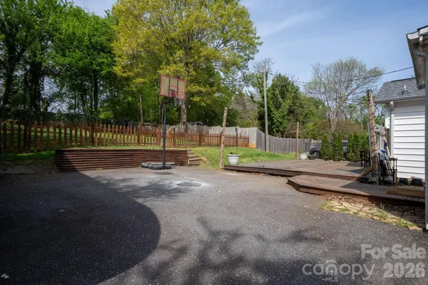 $269,900 | 1339 11th Street Northwest, Hickory, NC 28601