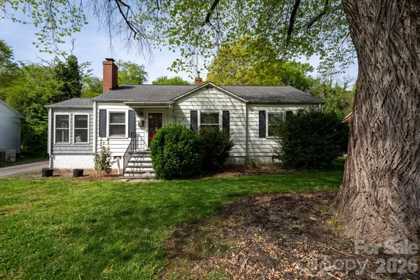$269,900 | 1339 11th Street Northwest, Hickory, NC 28601
