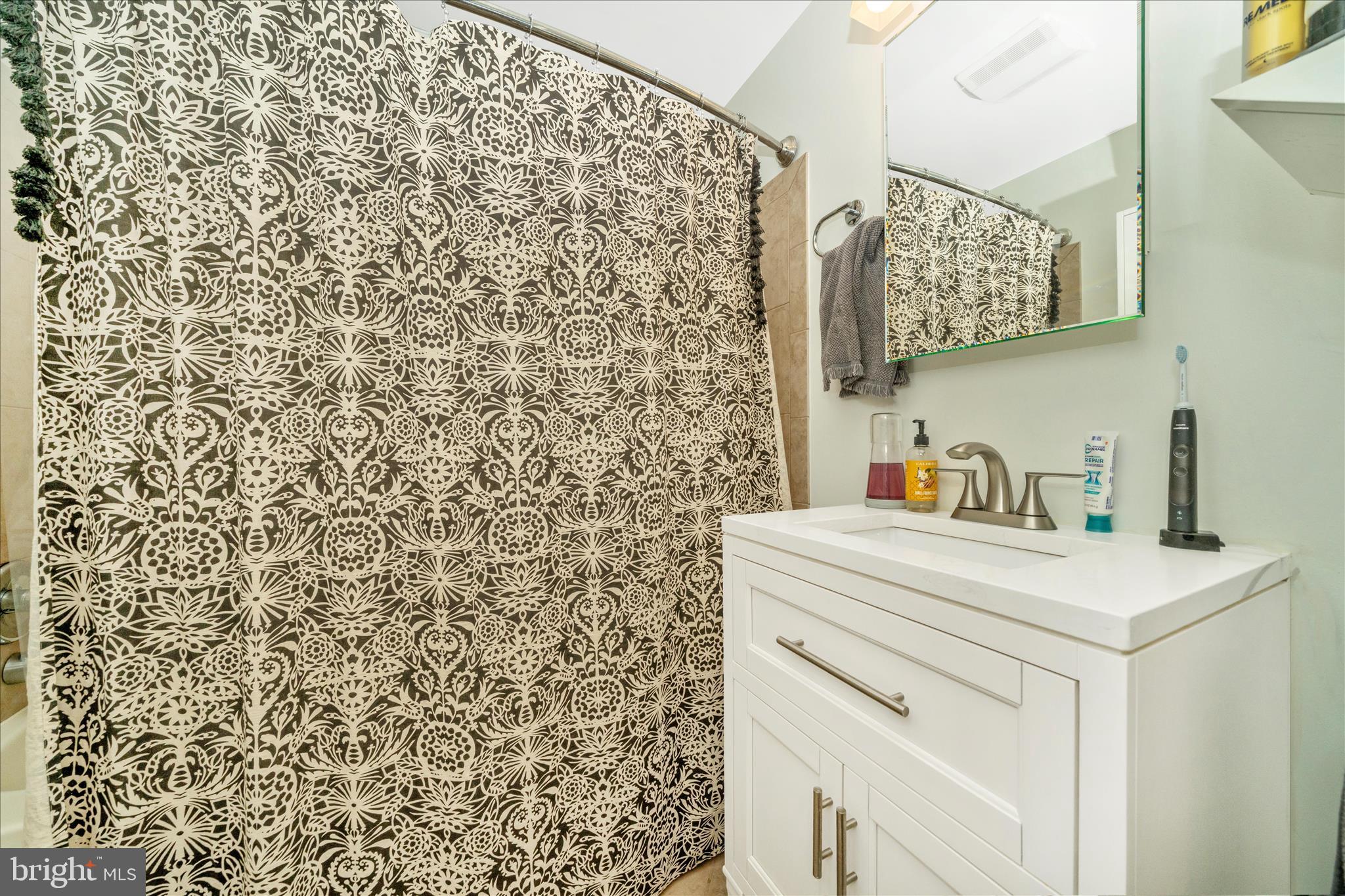 3535 Roland Avenue Baltimore, MD 21211 - Photo 26 of 55 Primary Bathroom