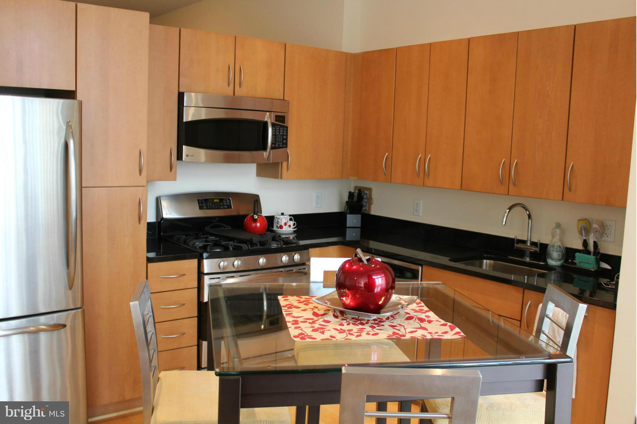 811 4th Street Northwest, Unit 814 Washington, DC 20001 - Photo 11 of 30 Kitchen