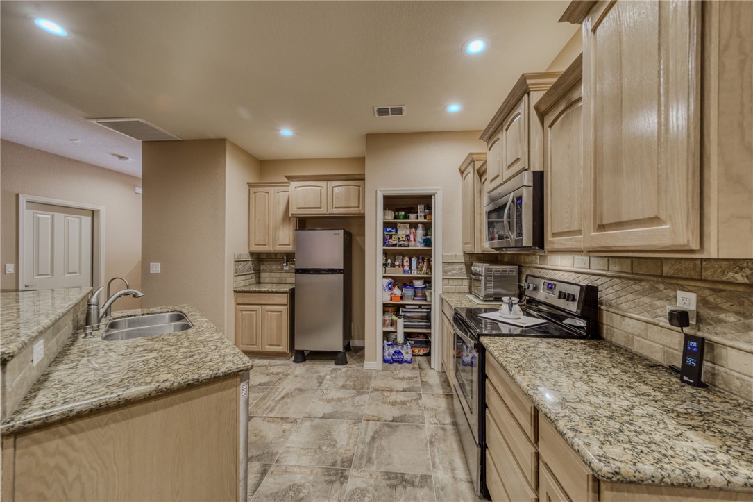 2614 Nez Perce Road Fort Mohave, AZ 86426 - Photo 20 of 74 Kitchen