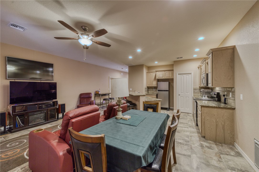 2614 Nez Perce Road Fort Mohave, AZ 86426 - Photo 23 of 74 Dining Area