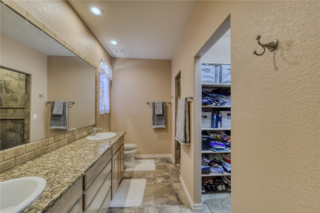 2614 Nez Perce Road Fort Mohave, AZ 86426 - Photo 33 of 74 Bathroom