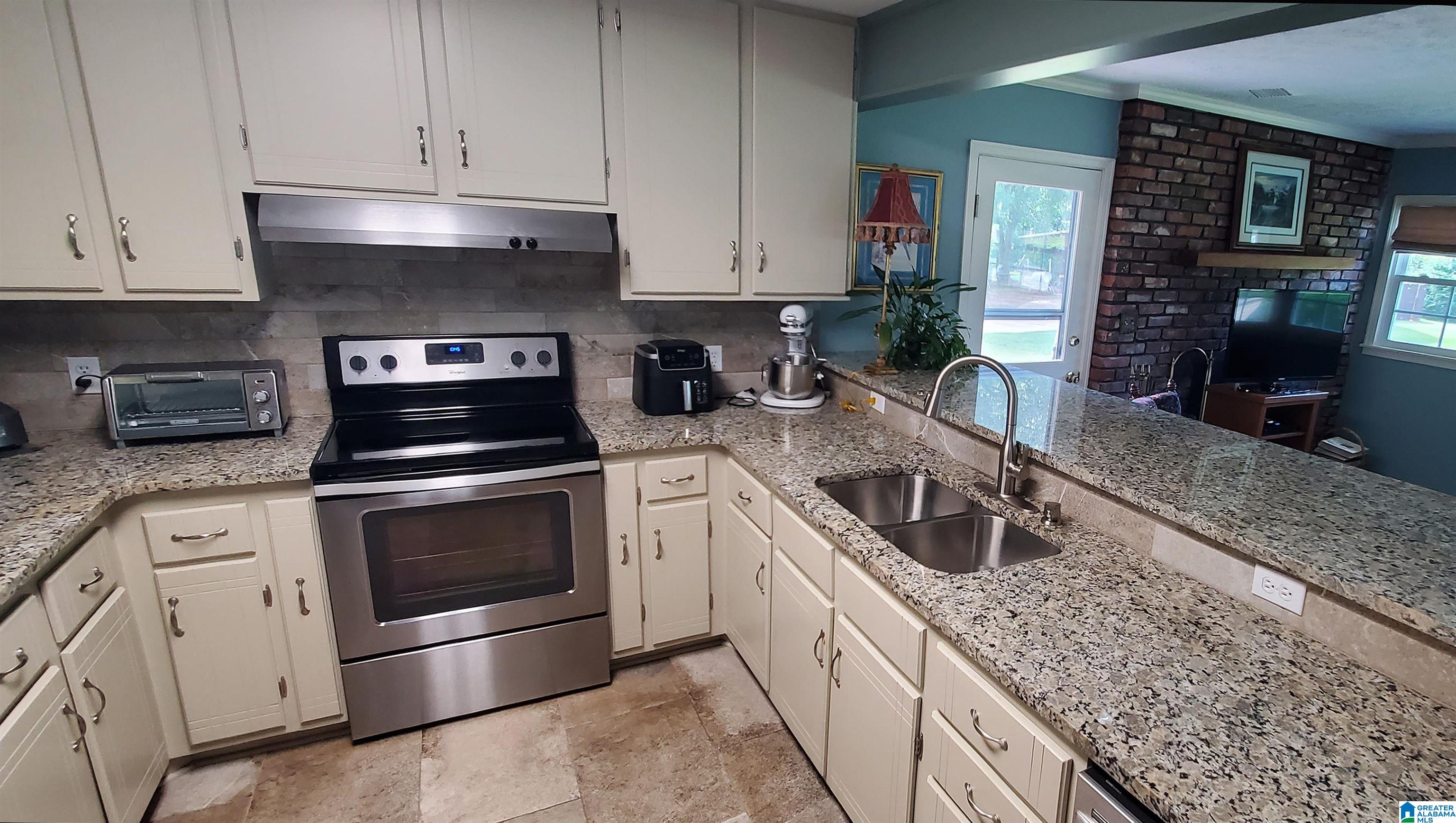 807 Country Club Road Sylacauga, AL 35150 - Photo 5 of 18
