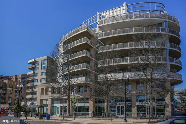$629,900 | 3409 Wilson Boulevard, Unit 211, Arlington, VA 22201