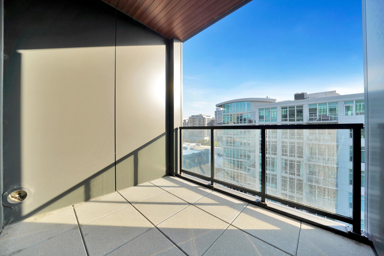 900 West Washington Boulevard, Unit 701 Chicago, IL 60607 - Photo 11 of 24 a view of balcony with city view